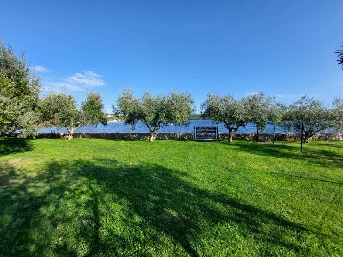 Beach House Ive With Jacuzzi, Pool, Playground And Bbq In An Olive Grove With A Beach, Pomer - Istria Extérieur photo
