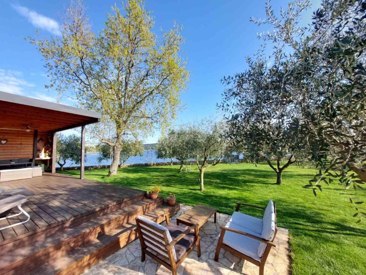 Beach House Ive With Jacuzzi, Pool, Playground And Bbq In An Olive Grove With A Beach, Pomer - Istria Extérieur photo