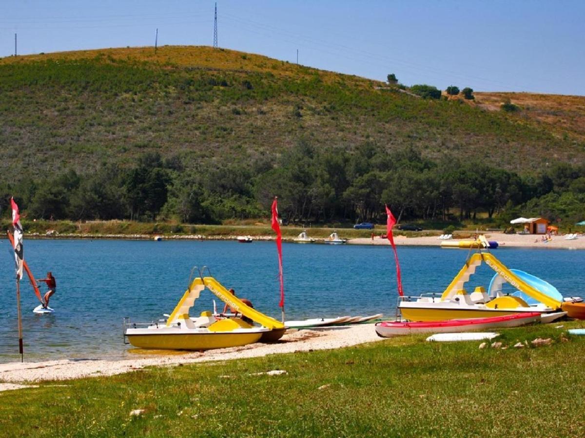 Beach House Ive With Jacuzzi, Pool, Playground And Bbq In An Olive Grove With A Beach, Pomer - Istria Extérieur photo