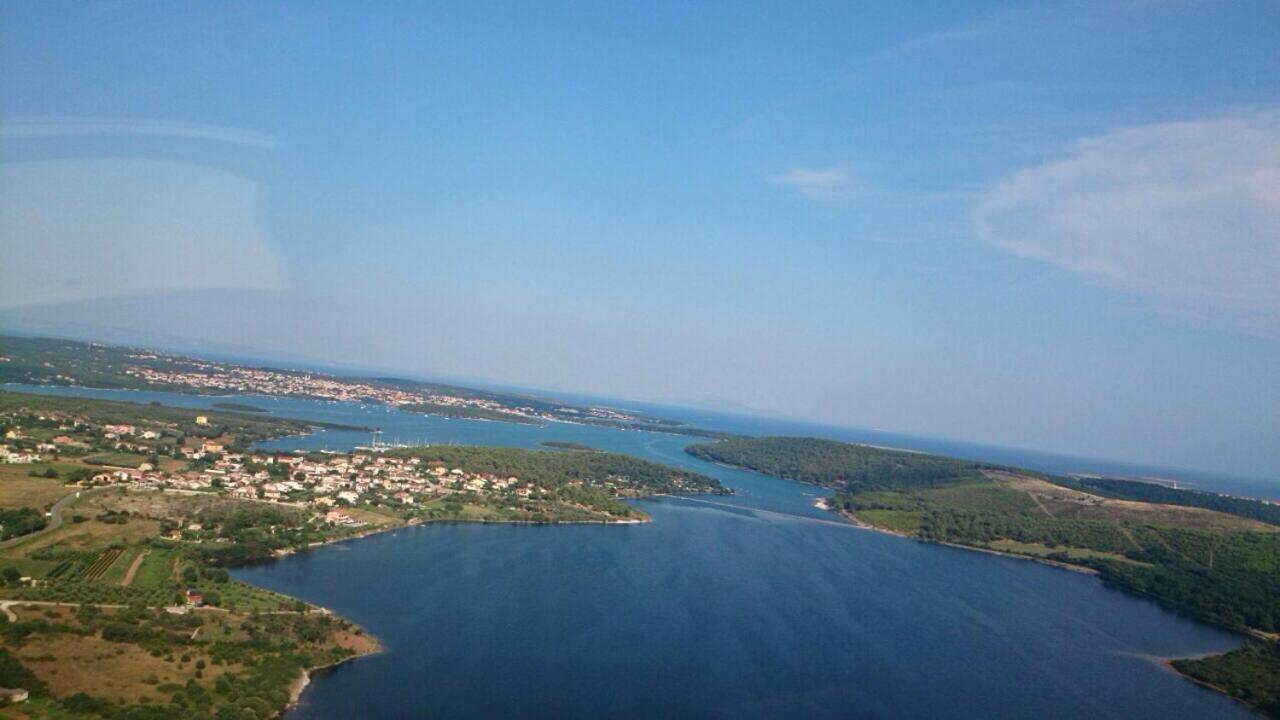 Beach House Ive With Jacuzzi, Pool, Playground And Bbq In An Olive Grove With A Beach, Pomer - Istria Extérieur photo