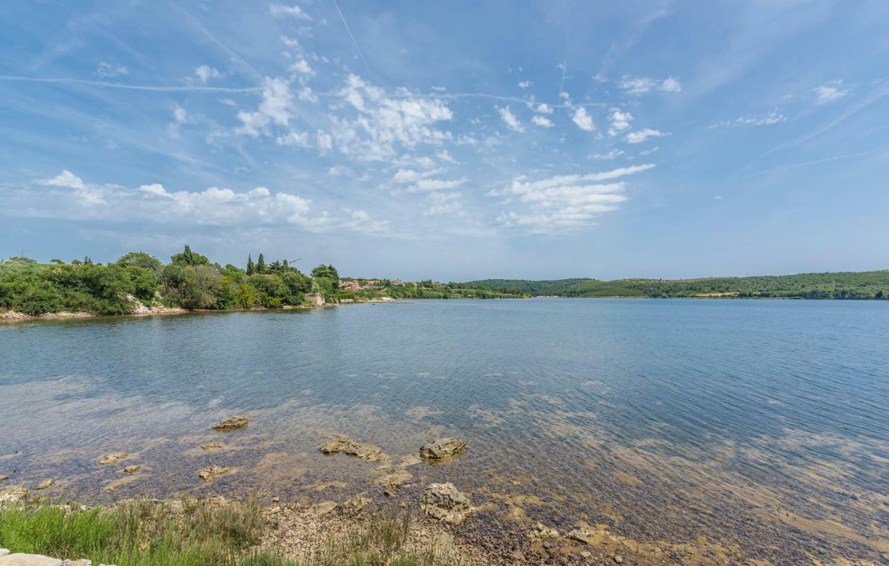 Beach House Ive With Jacuzzi, Pool, Playground And Bbq In An Olive Grove With A Beach, Pomer - Istria Extérieur photo